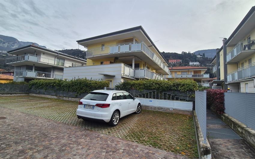 TORBOLE SUL GARDA: TRILOCALE ULTIMO PIANO | Ma. Vi Mediazioni